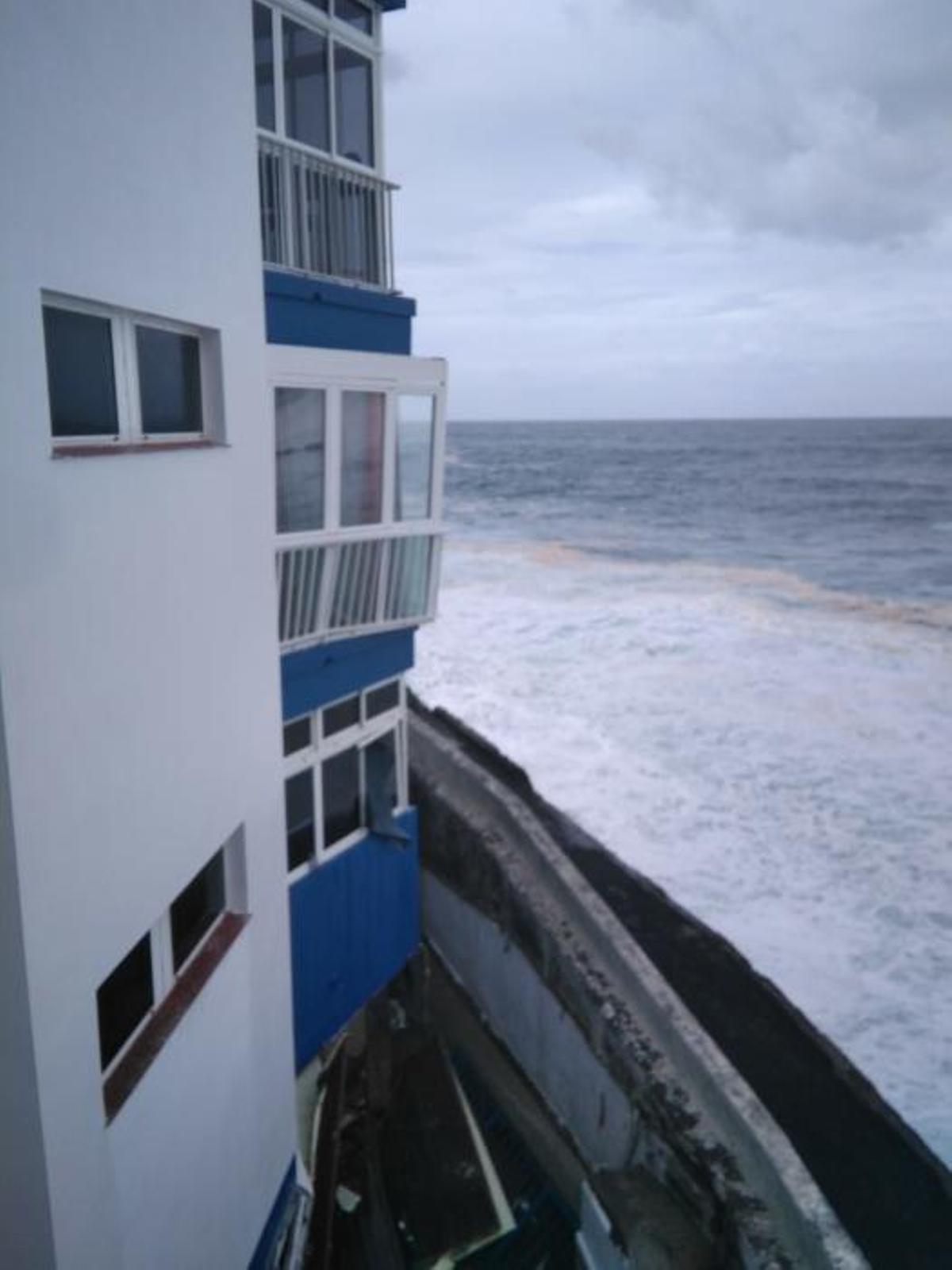 Evacuación de un edificio en Mesa del Mar