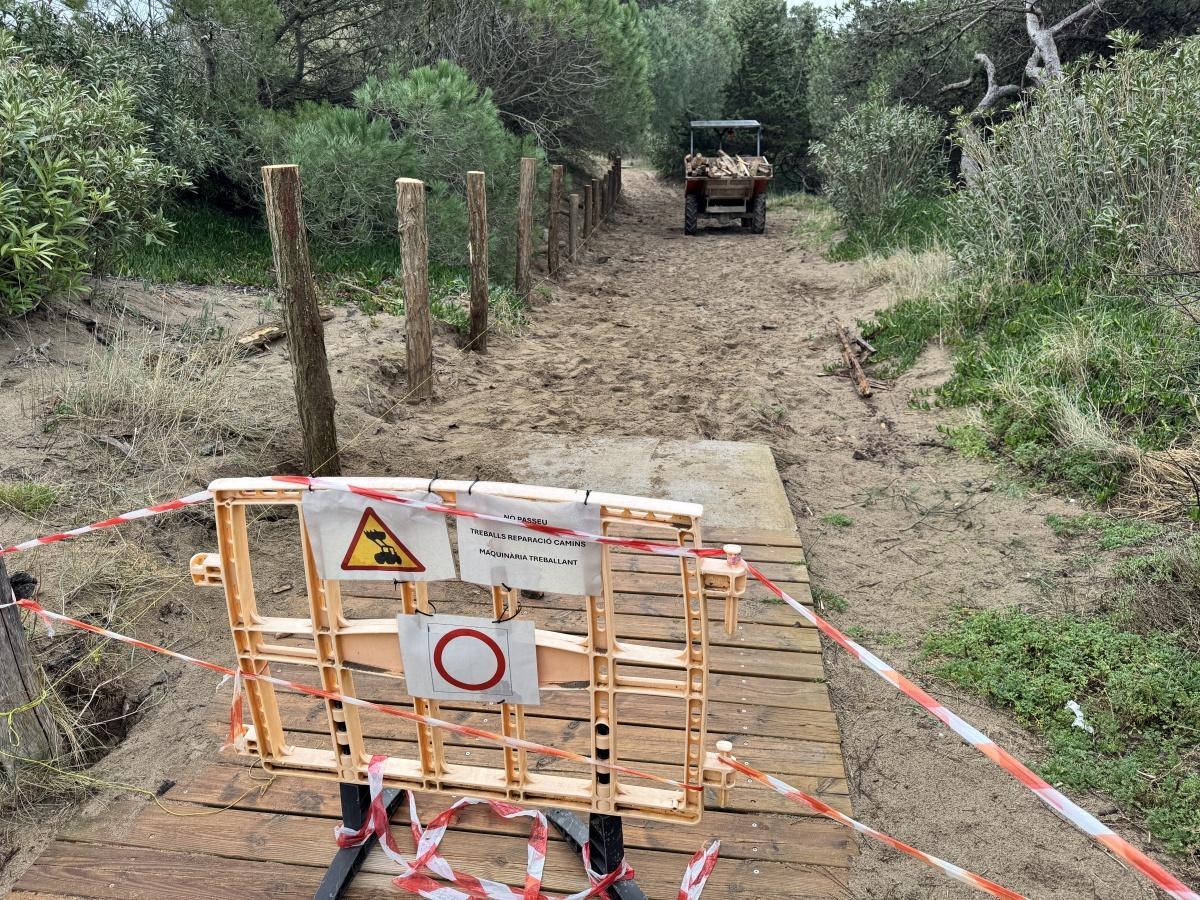 La passera del passeig d'Empúries de l'Escala