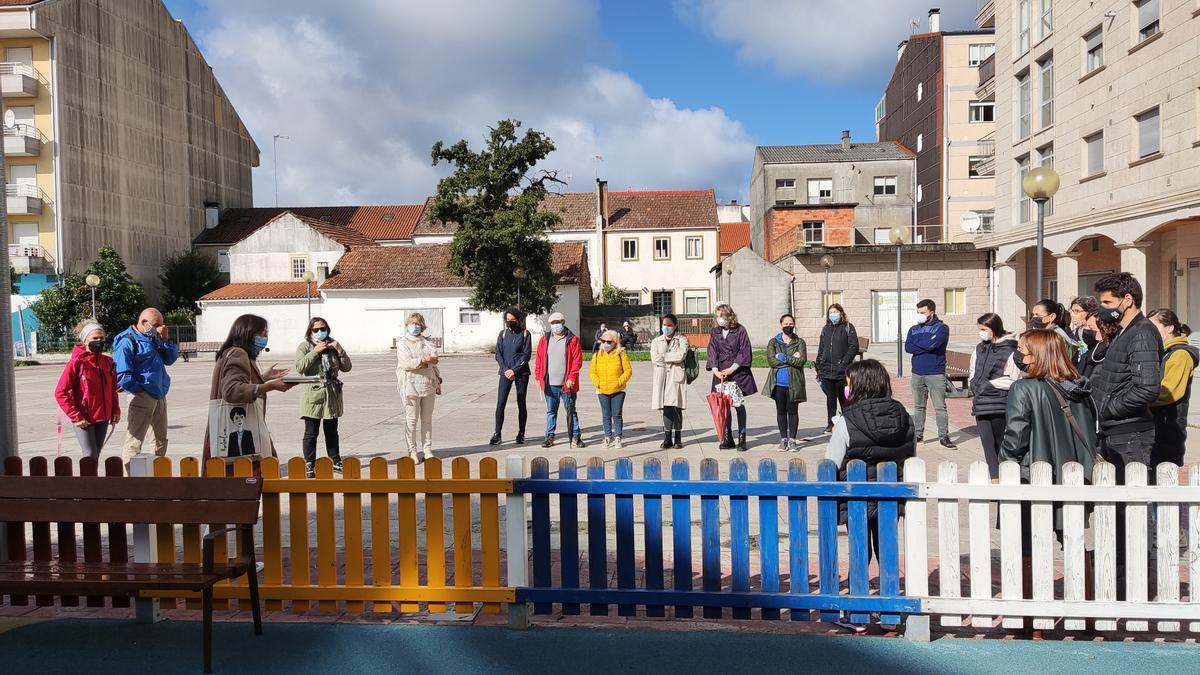 A comitiva na Praza Juan Salgueiro, antes Praza da Feira Vella.