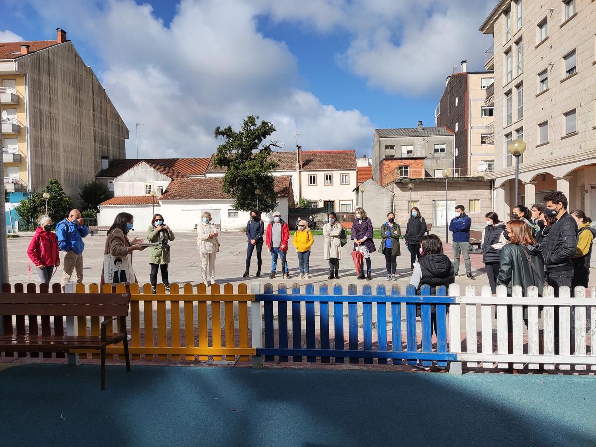 A comitiva na Praza Juan Salgueiro, antes Praza da Feira Vella.