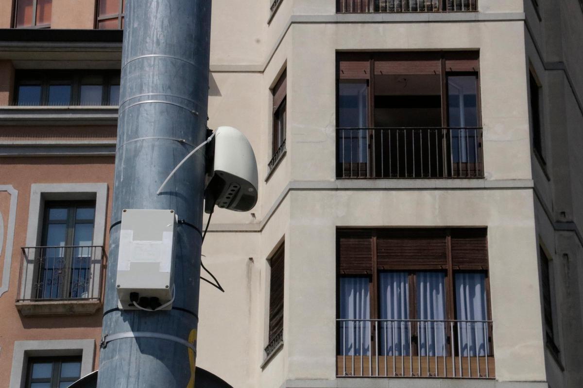 Un dels sensors per comptar visitants a Girona