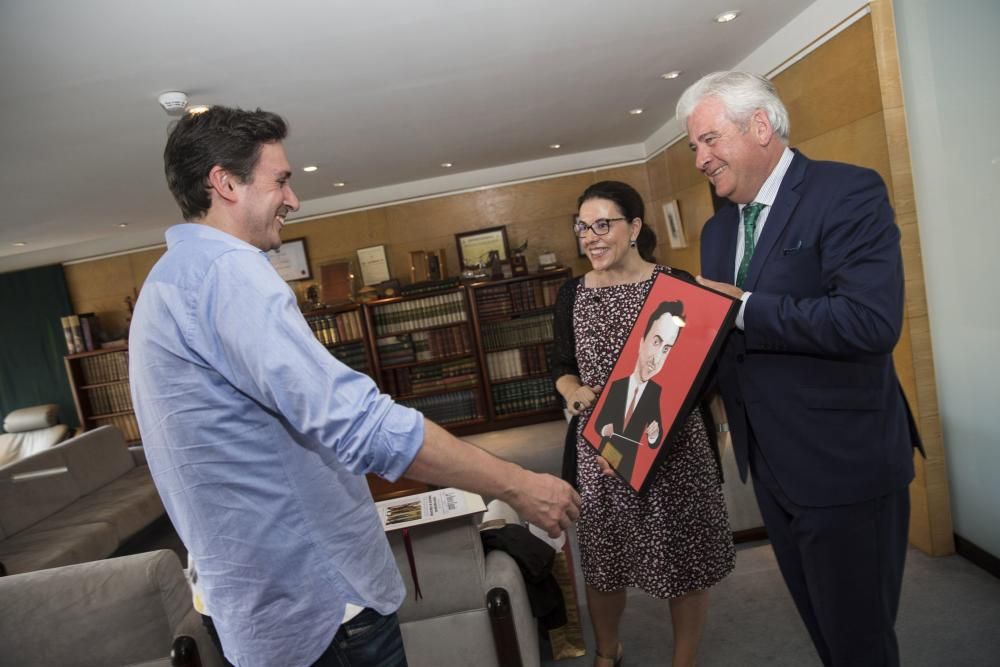 Hugo Carrio recoge el Asturiano del Mes