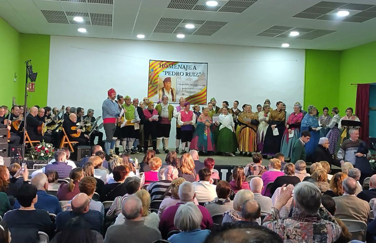 El homenaje tuvo lugar en el pabellón de Bureta, que se quedó pequeño. | SERVICIO ESPECIAL