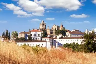 La plaza histórica más bonita de Portugal está en el centro de una ciudad Patrimonio de la Humanidad