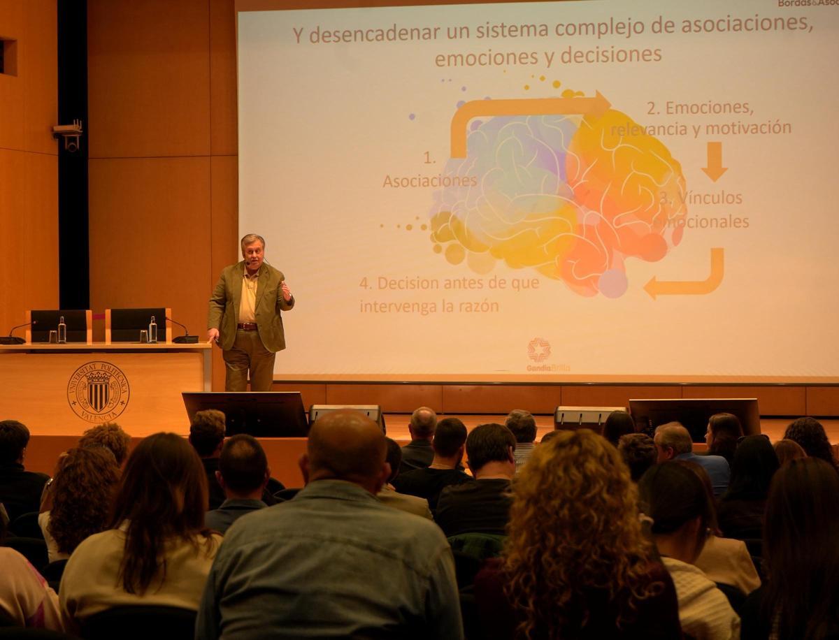 Eulogio Bordas, durant la seua intervenció.