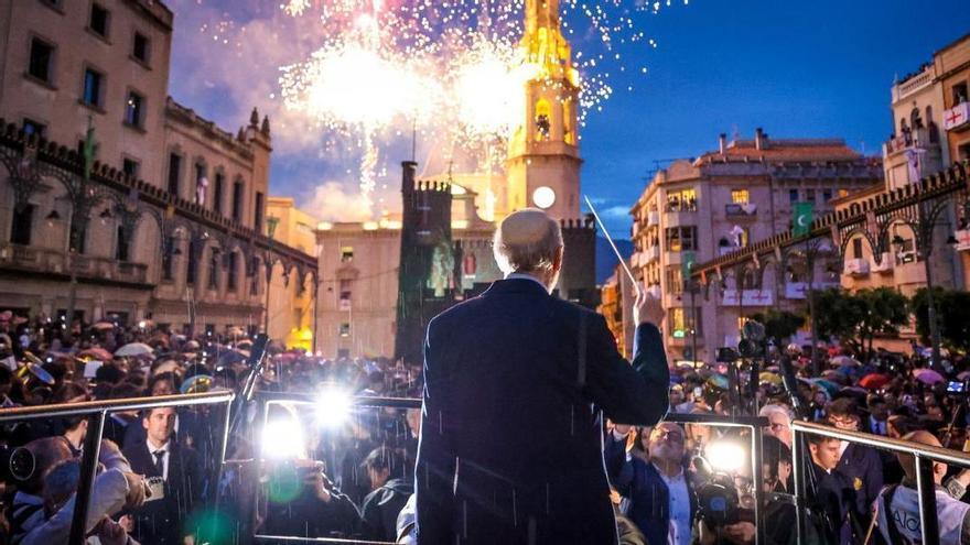 Alcoy enciende sus fiestas al compás de 22 bandas de música