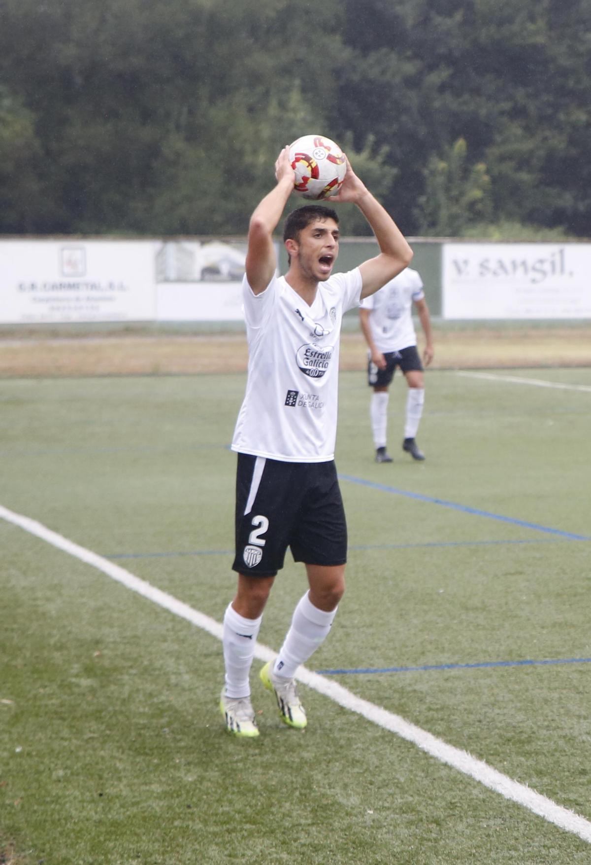 Álex Lizancos, en un encuentro de pretemporada con el Burgos.