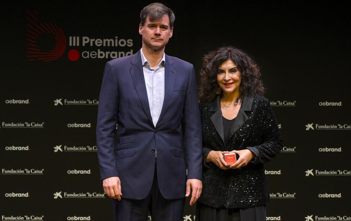 Representantes de Bang Branding en la entrega de los premios otorgados por AEBRAND