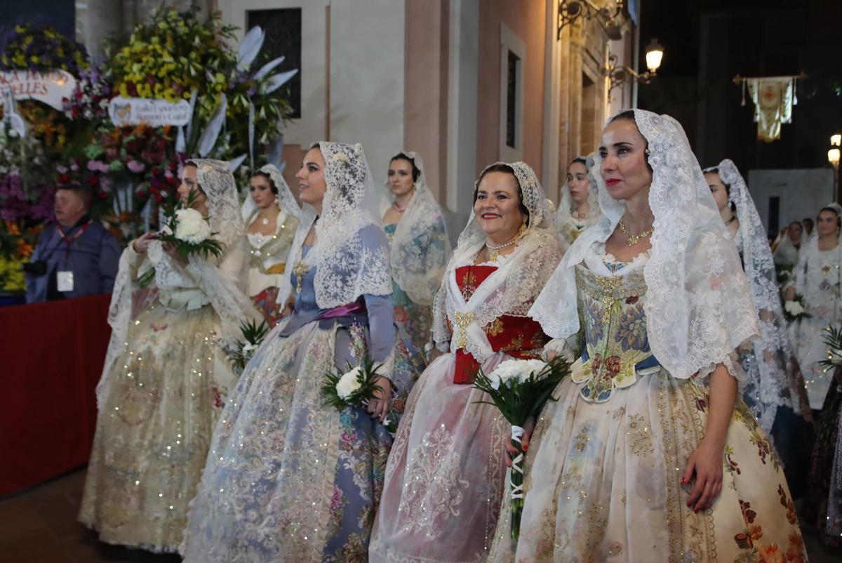 Todas las fotos de la ofrenda del 18 de marzo por la calle San Vicente hasta la 21:30 horas