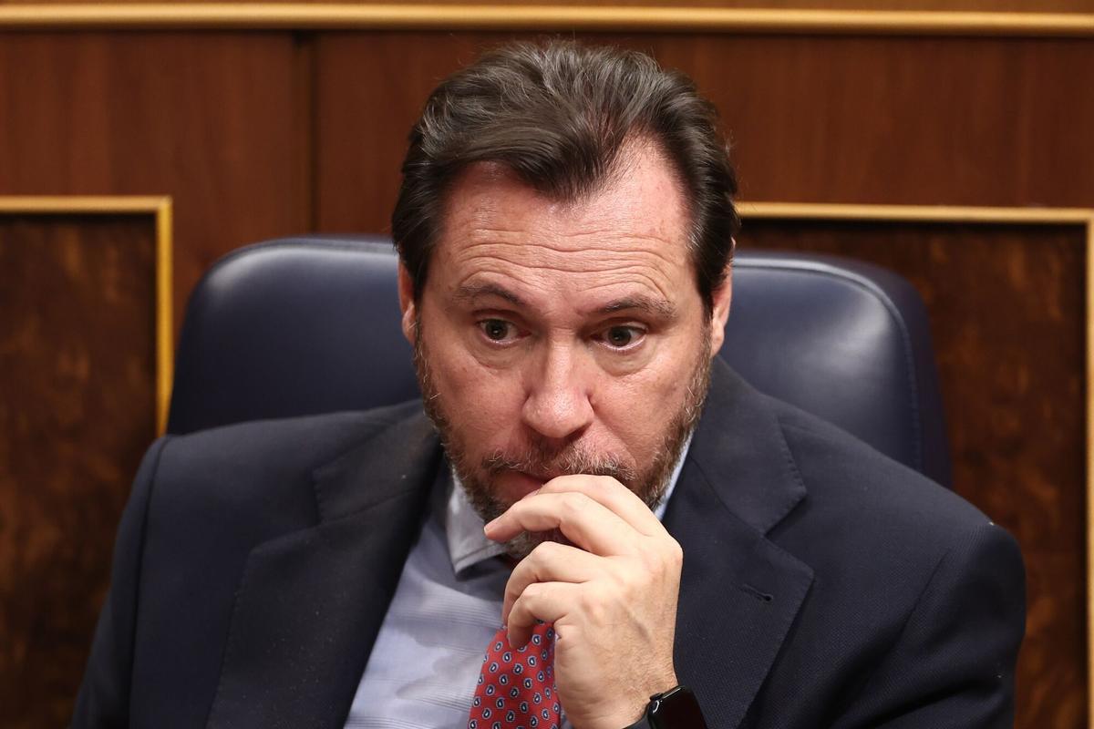 11/02/2026 El ministro de Transportes, Óscar Puente, en una sesión de control al Gobierno , en el Congreso de los Diputados, a 11 de febrero de 2026, en Madrid (España). El pleno acoge el primer cara a cara del año entre el líder de la oposición y el presidente del Gobierno, el cual comparece para dar explicaciones sobre los recientes accidentes ferroviarios que provocaron 47 muertos y dar cuenta de la posición del Ejecutivo sobre el contenido de las últimas reuniones y foros internacionales en los que ha participado. POLITICA Eduardo Parra - Europa Press