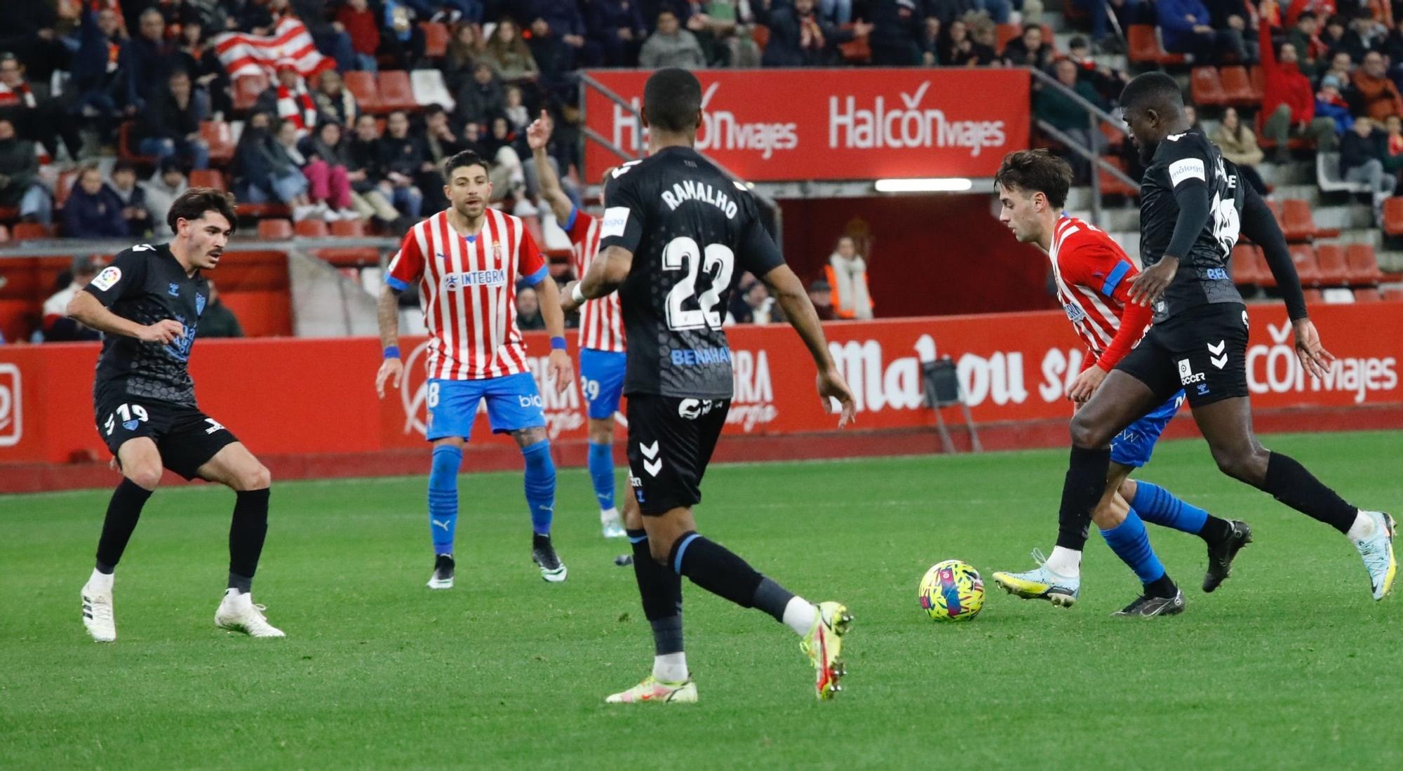 En imágenes: Así fue el Sporting-Málaga disputado en El Molinón