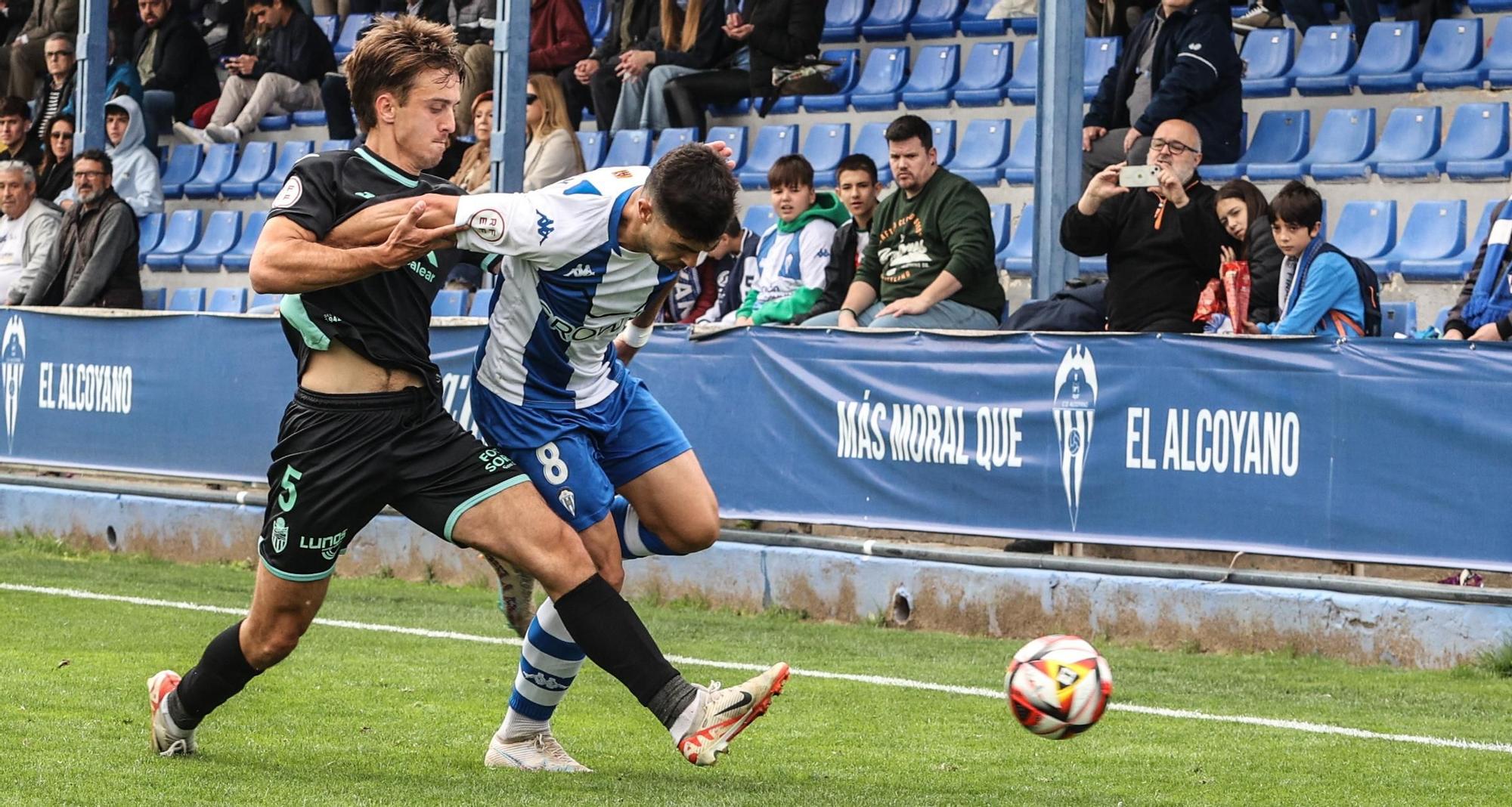 El Alcoyano suma un punto ante el Atlético Baleares