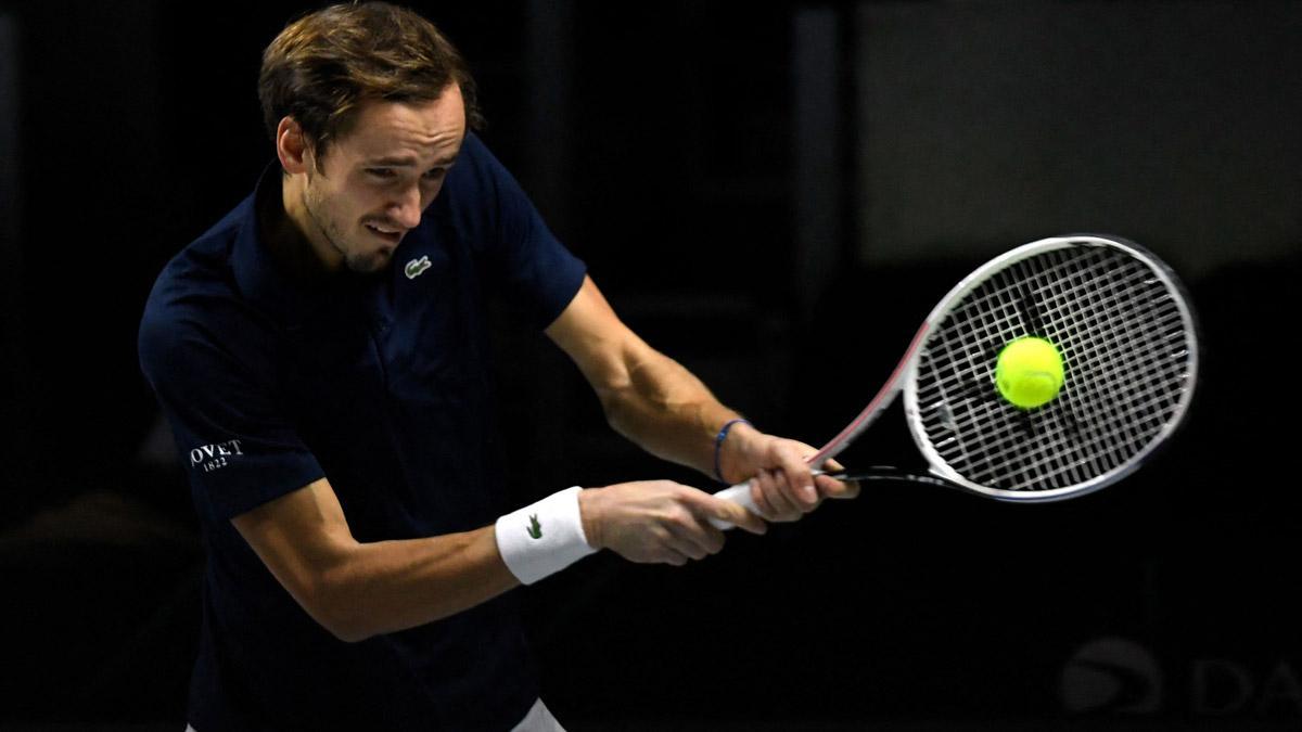 Medvedev domina a Carreño