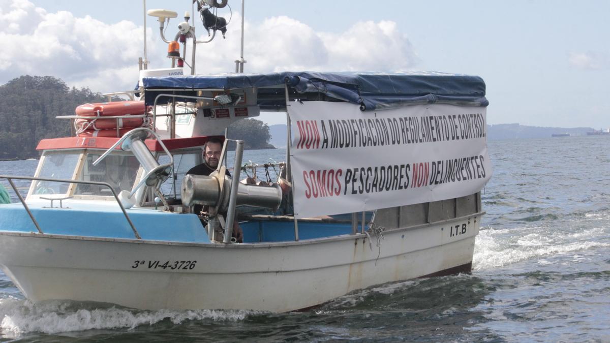 Uno de los barcos que participó en la última protesta