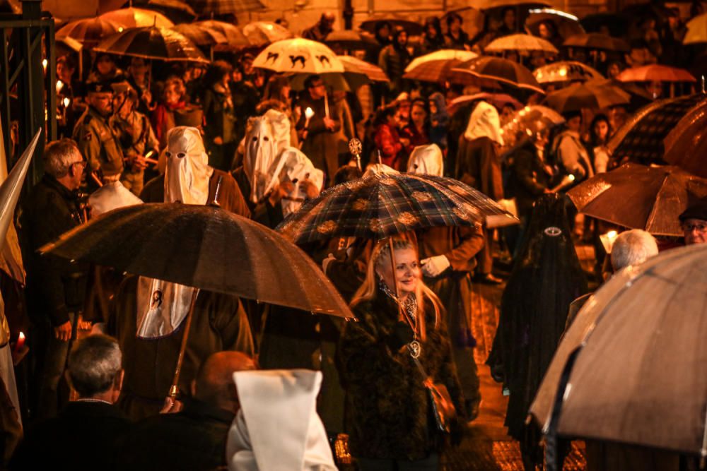 Procesión del Silencio de Alcoy pasada por agua.