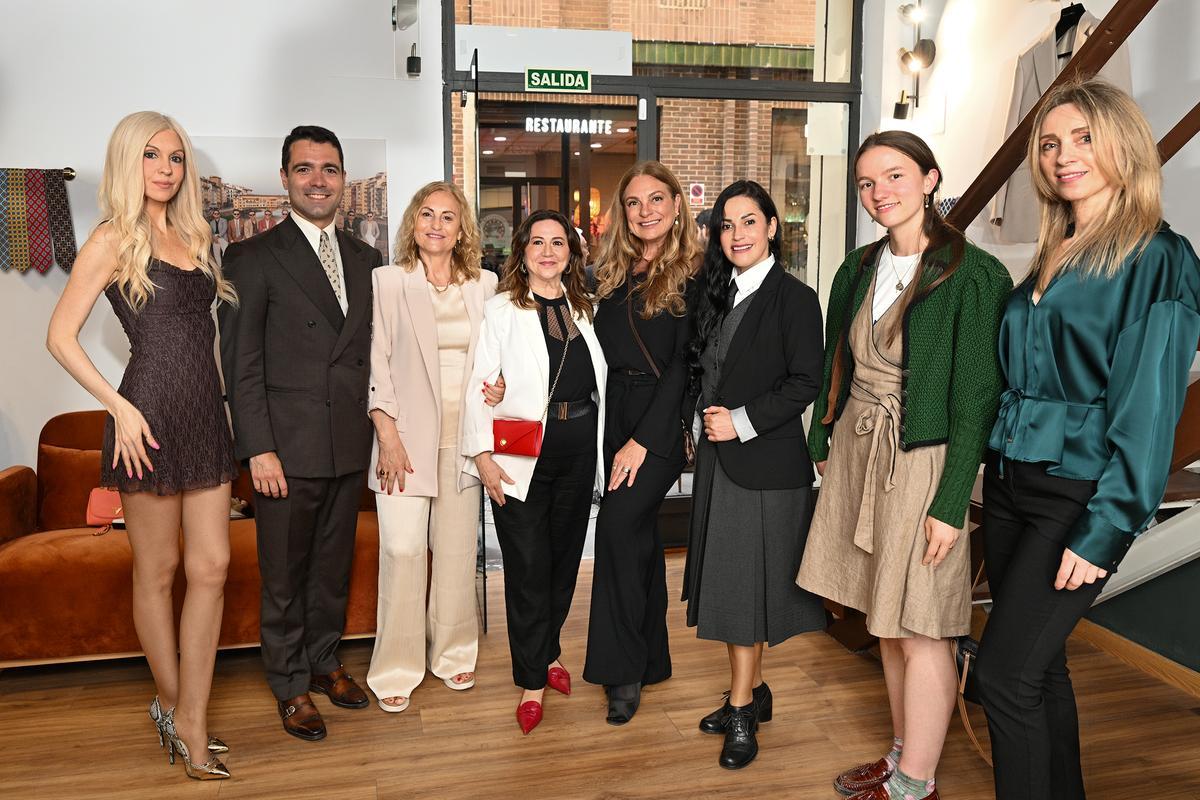 Natalia Martínez, Clara Isabel, Beatriz Álvarez, Aline Viezzer, Jeannette Villarraga Quintero, Dolores y Daniela Turean