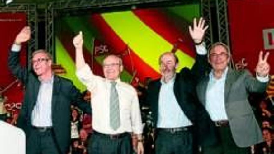 Rubalcaba insta a CiU a decirsi pactará con el Partido Popular