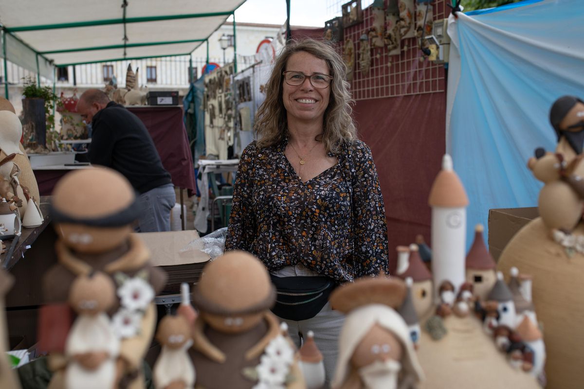La artesana portuguesa en su puesto