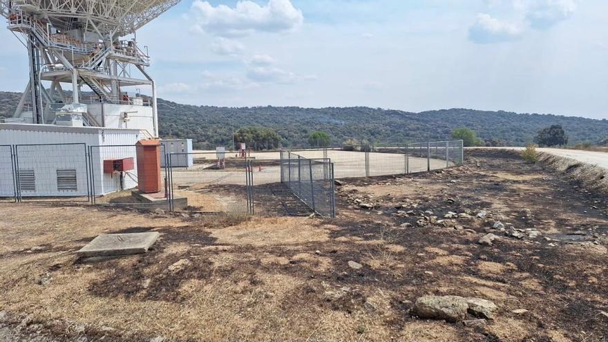 La primera inspección de las antenas de la NASA en Robledo de Chavela indican que se han salvado del fuego: "No hay daños estructurales"