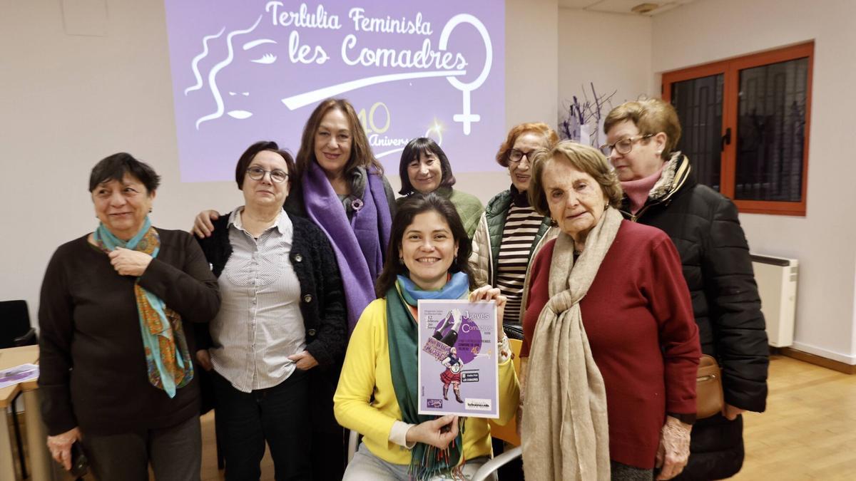 VIDEO: Les Comadres de Gijón se preparan para su fiesta por el 40 aniversario y presentan sus posibles premiadas