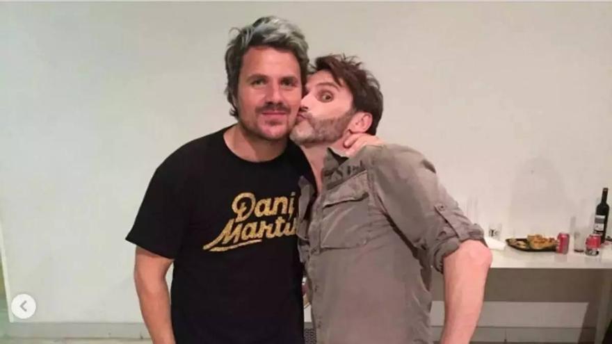 Fernando Tejero revela com Dani Martín el va treure d’una pensió per convidar-lo a viure amb els seus pares: “Em vaig sentir com un fill més, són la meva segona família”