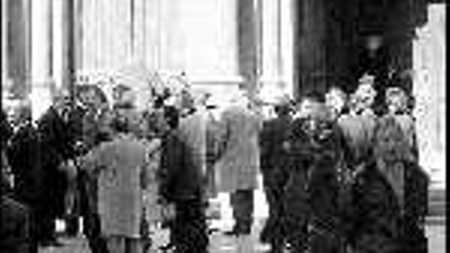 Funeral por Fernández-Ladreda en la parroquia de San Juan el Real  de Oviedo