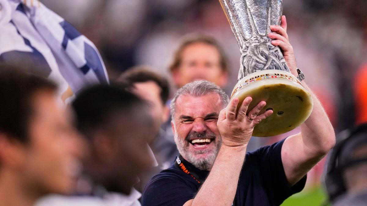 Ange Postecoglou, celebrando el título