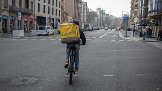 Así trabaja un repartidor de Glovo: sueldo, contrato...