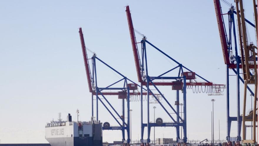 Málaga dobla en una década las empresas que exportan y triplica su facturación
