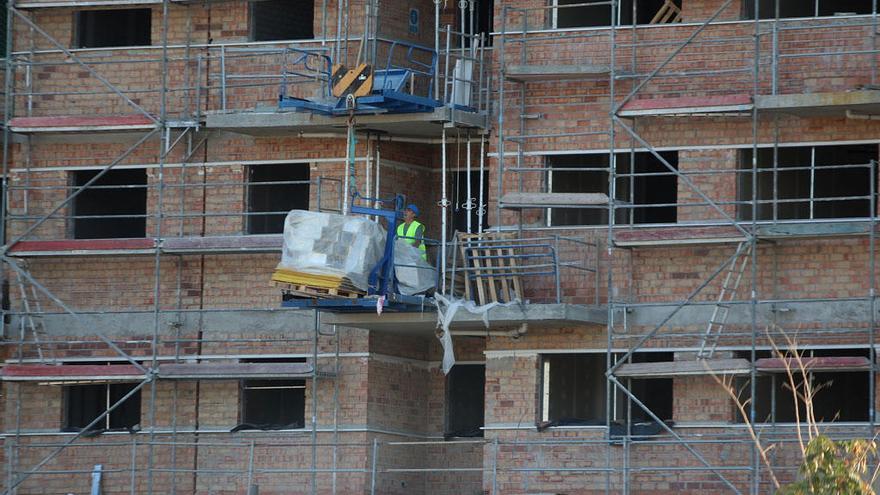 Obras de un edificio de viviendas en Málaga.