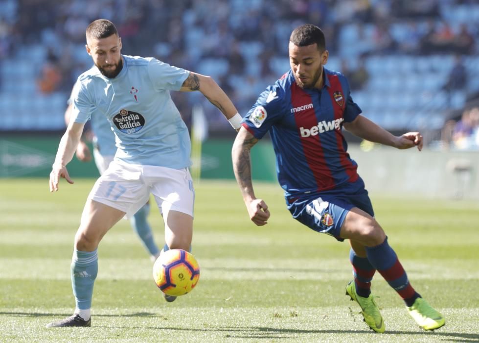 El Celta - Levante, en imágenes. // M.G. Brea | R. Grobas | EFE