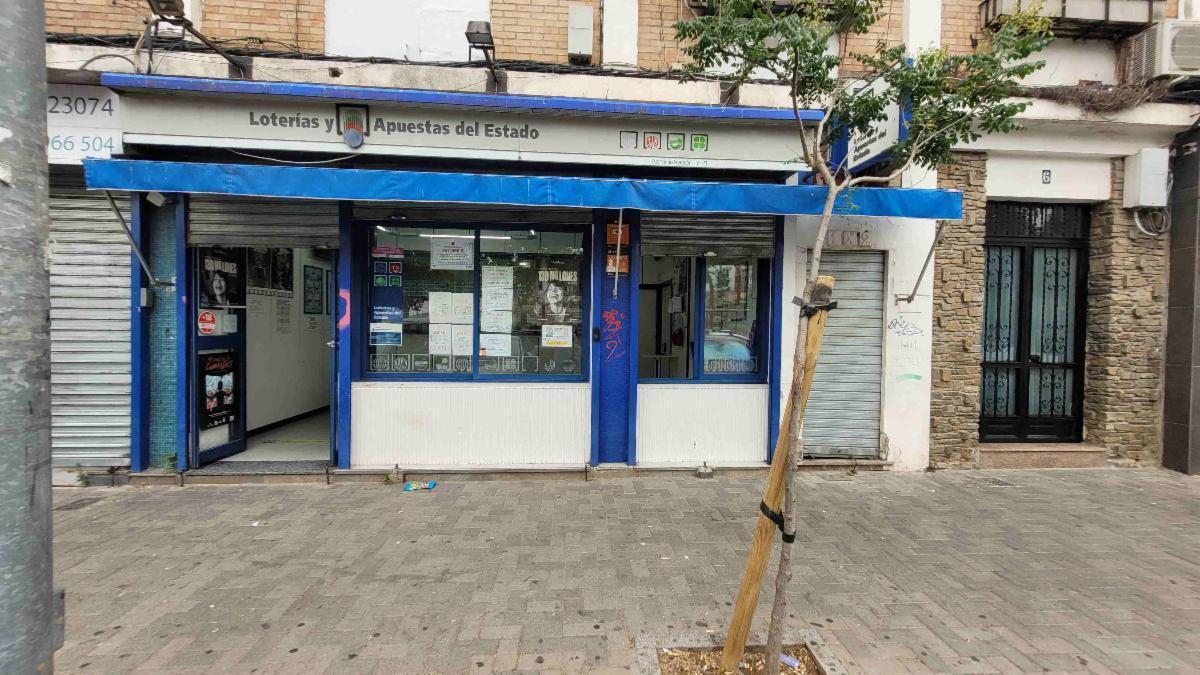 Administración de la plaza del Mediodía donde se ha vendido el boleto de la Bonoloto.