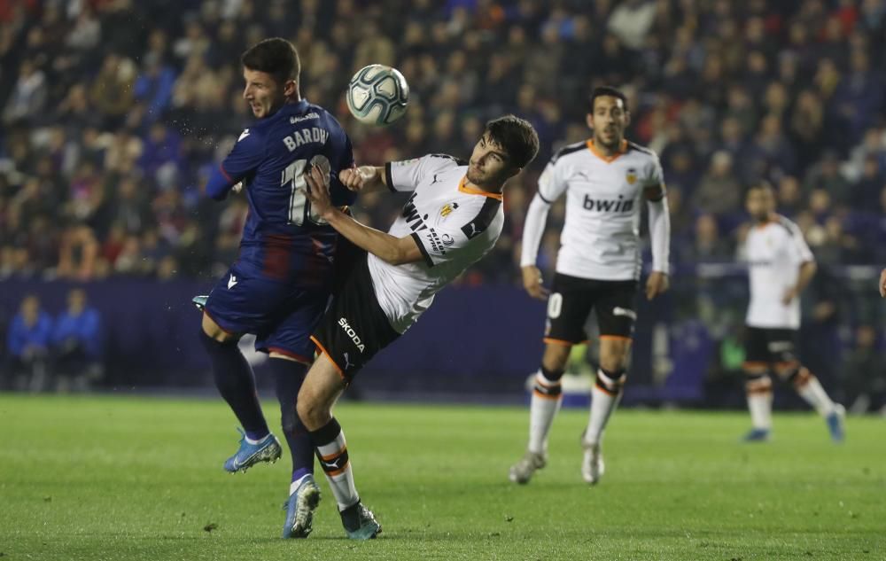 Las mejores imágenes del derbi Levante UD - Valencia CF