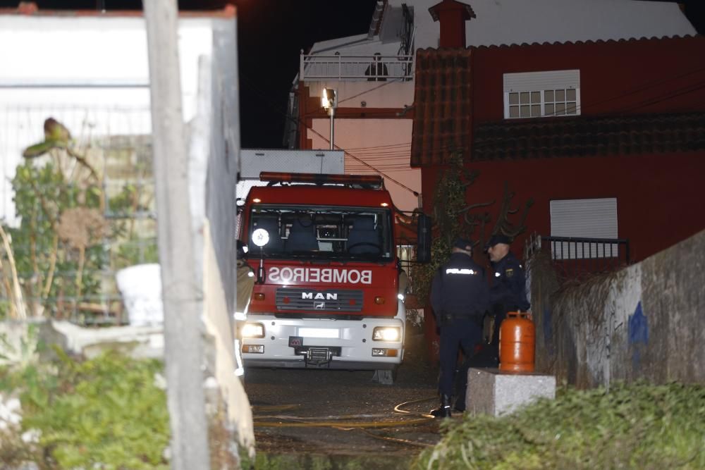 Una mujer y su exparejan mueren en una explosión intencionada en Chapela