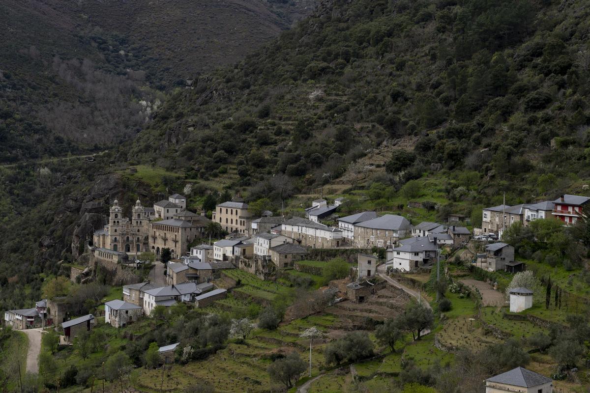 Vista del pueblo de As Ermidas, en O Bolo.