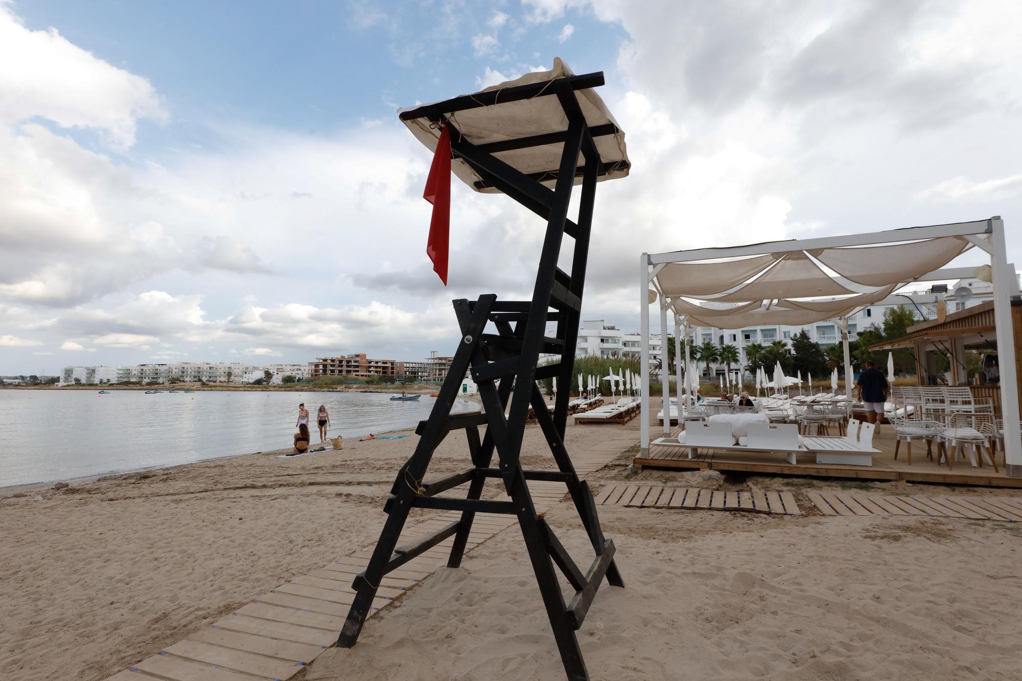 Nuevo vertido de fecales en la playa de Punta Xinxó de Ibiza