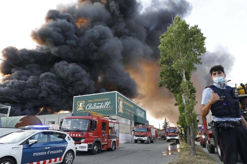 Incendi en una empresa de Sarrià de Ter