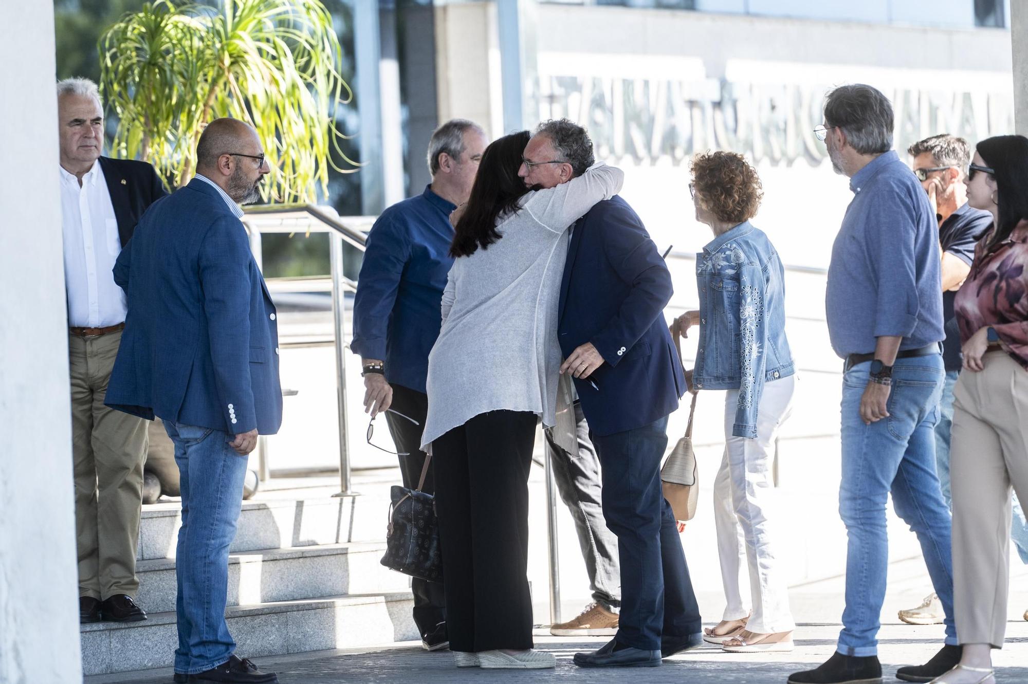 Fotogalería | Compañeros y allegados despiden a Fernández Vara