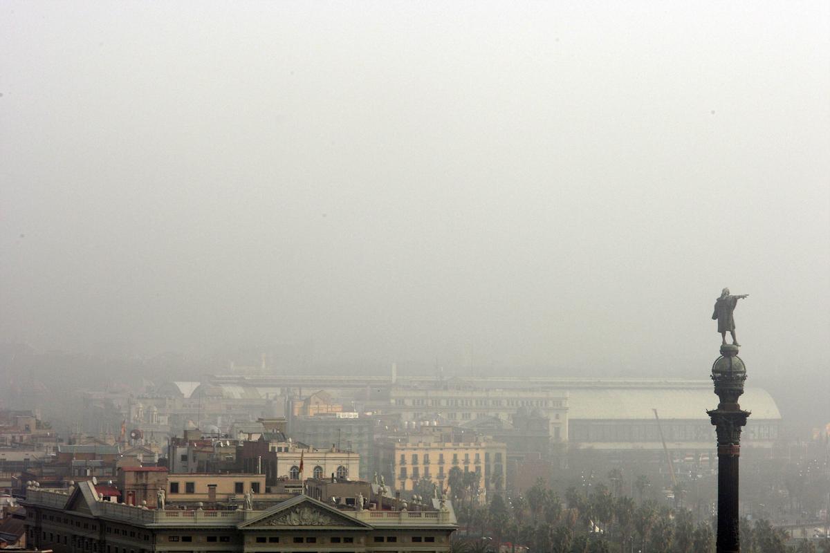 Colón, en un día de espesa niebla, en febrero del 2008.