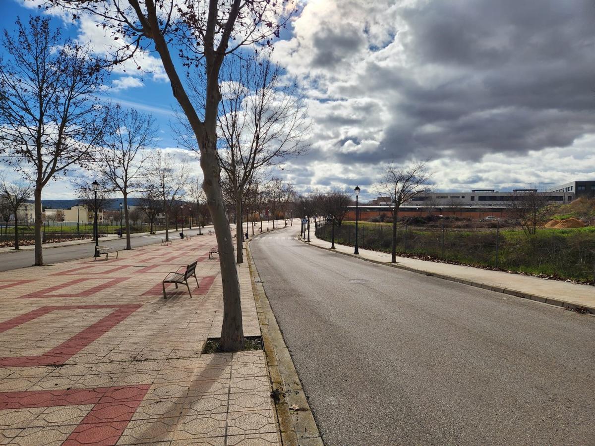 La ubicación está cerca cel Hospital de Requena y del Centro de Salud.