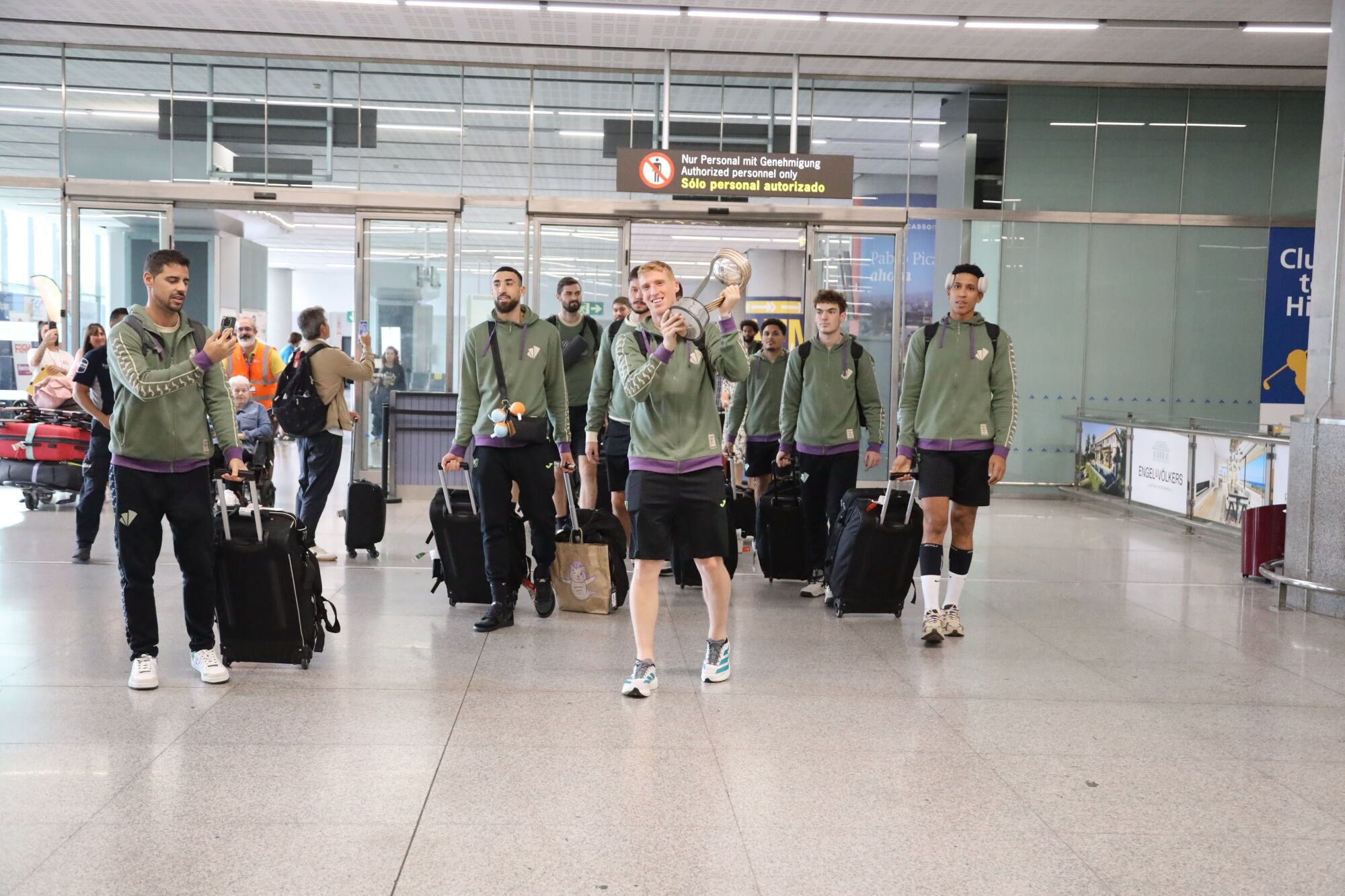 El Unicaja ya está en Málaga tras conquistar su segunda Intercontinental