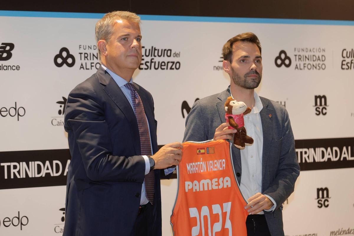 Enric Carbonell mostró el apoyo del Valencia BC