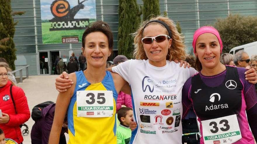 Pilar Camba, Sonia Calvo y Ana Calvo, las primeras mujeres en meta.