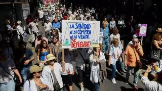 Decenas de miles de personas se manifiestan este sábado en las ocho provincias contra la "privatización" de la sanidad