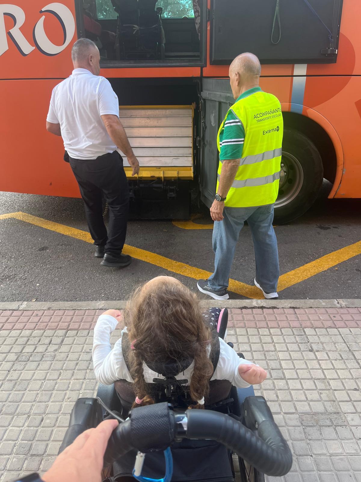 La hija de Maite Martínez, Irene Santana, ayer por la tarde.
