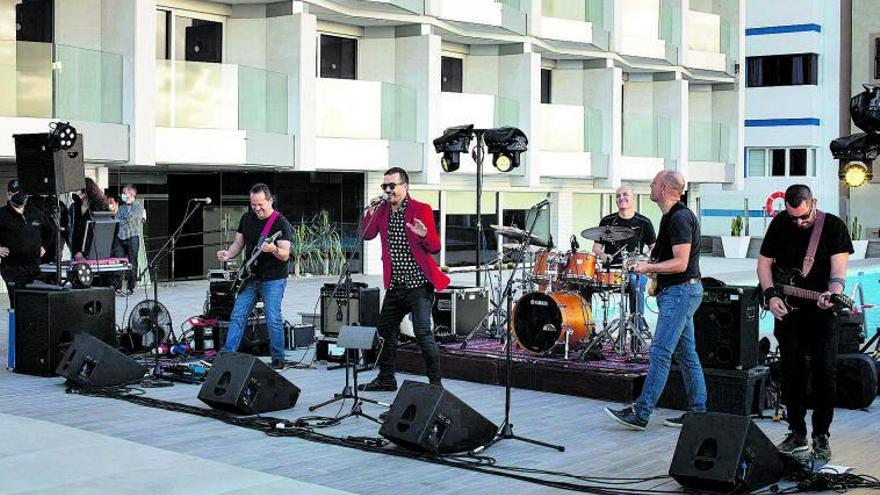 Los sindicatos encaminan el convenio para músicos y artistas de hoteles