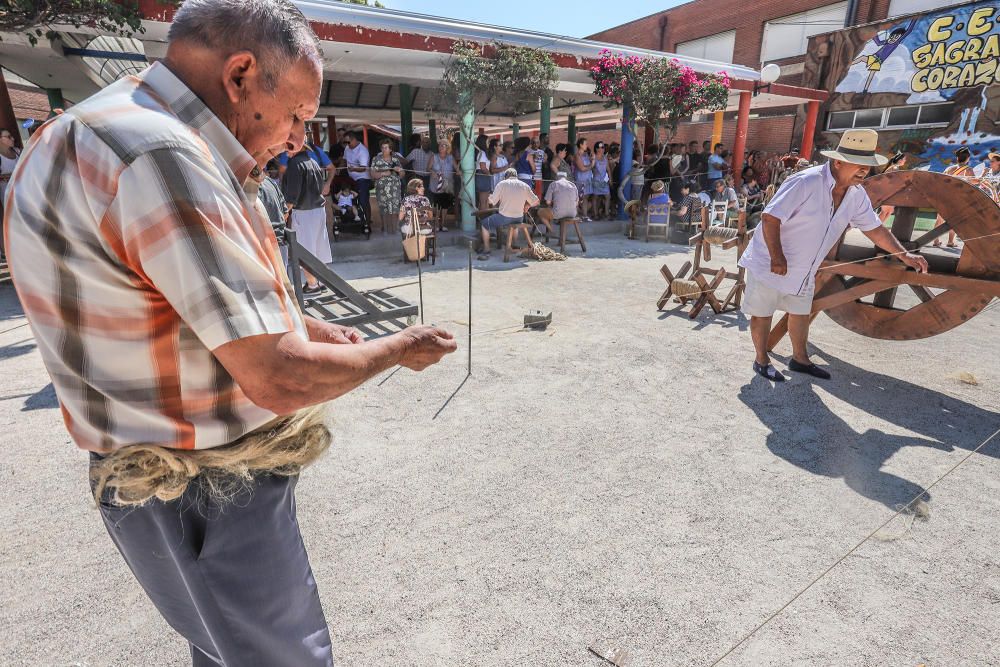 Exhibición de la Grama e Hilado del Cáñamo en Redován