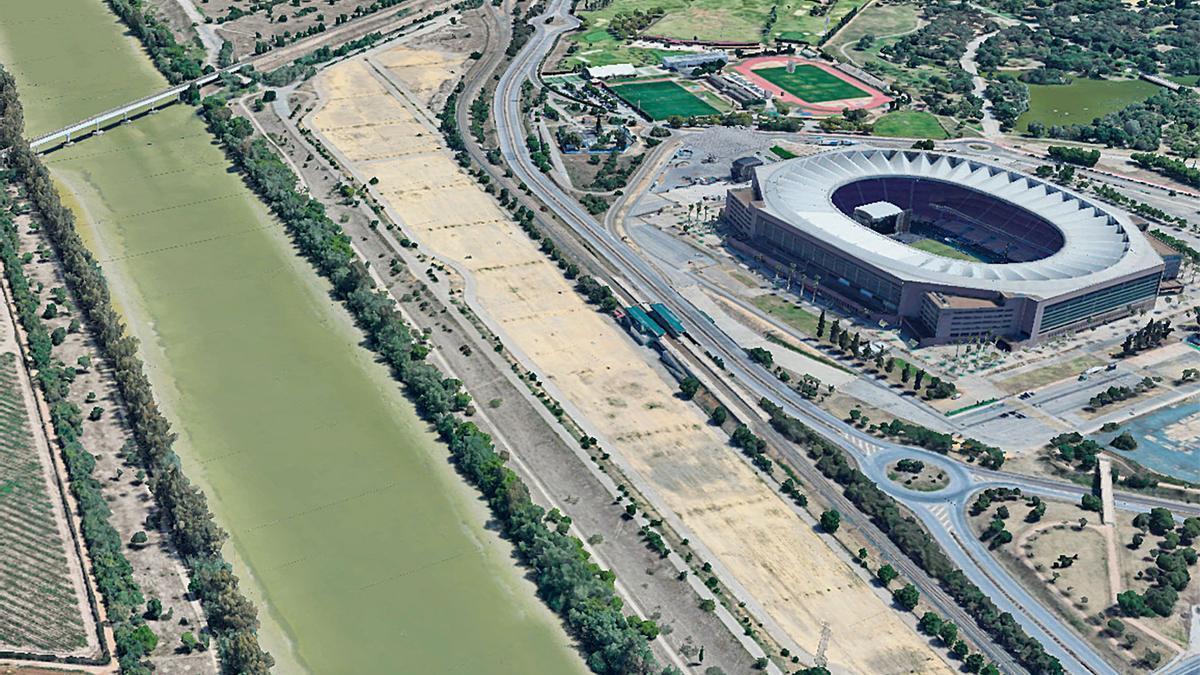 El Estadio de la Cartuja junto al río Guadalquivir en Sevilla. /