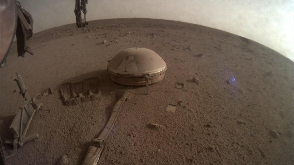 Última imagen enviada por la misión Insight desde la superficie de Marte.