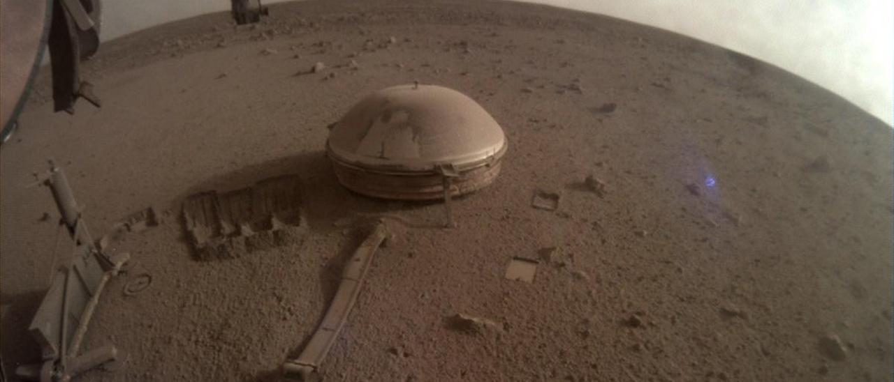 Última imagen enviada por la misión Insight desde la superficie de Marte.